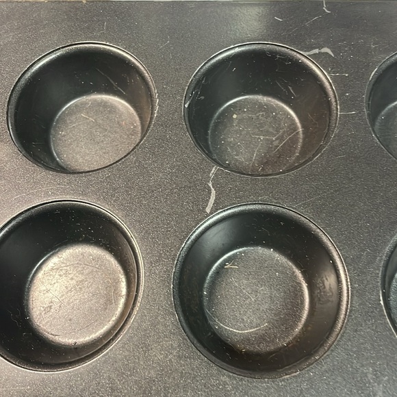 2 - Wilton 24 count Mini Muffins cupcakes Pan  used - Picture 8 of 8